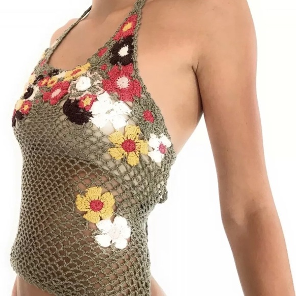 Guess Crochet Floral Halter Boho Festival Top - Picture 3 of 11